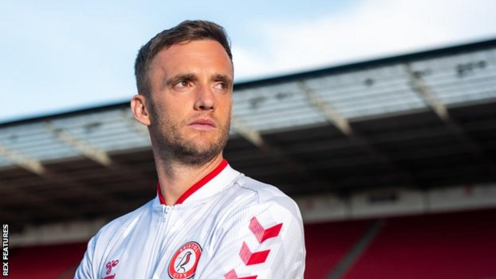 Andy king bristol city sign ex leicester city midfielder on one year