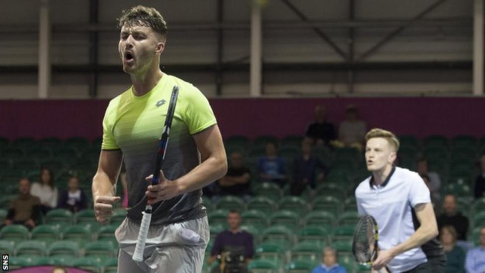 Andy & Jamie Murray being matched by Jonny O'Mara in online sessions