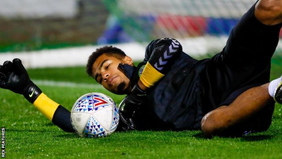 robert-sanchez-rochdale-sign-brighton-goalkeeper-on-loan-bbc-sport