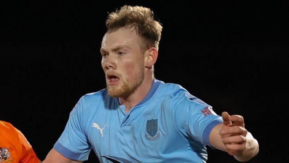 Defender Ciaran Kelly returns to Bohemians after completing loan spell