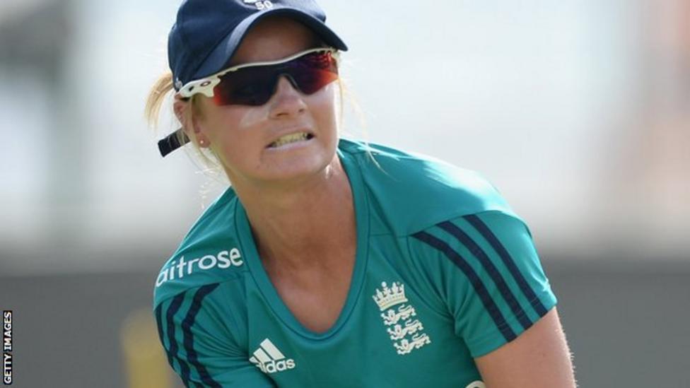 Danielle Wyatt: Sussex Women sign England international from ...