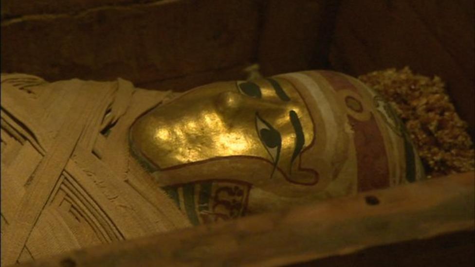 The Egyptian mummy that's missing a heart - CBBC Newsround