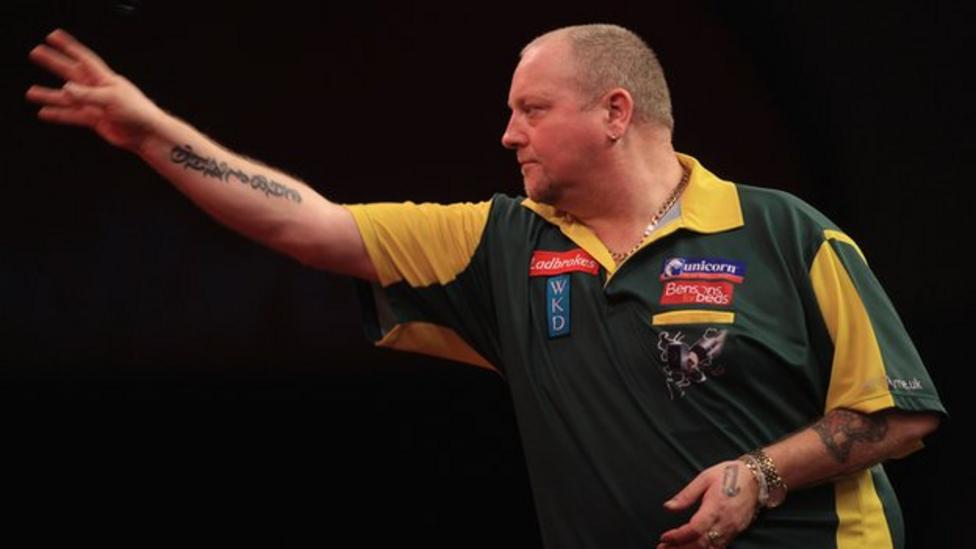 Andy Hamilton retains Premier League Darts playoff hopes BBC Sport