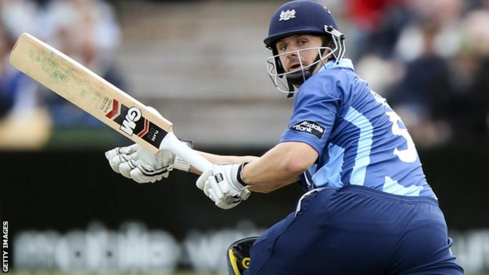 Alex Gidman to stand down as Gloucestershire captain - BBC Sport