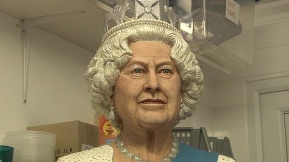 Lifesize Queen made with sugar!