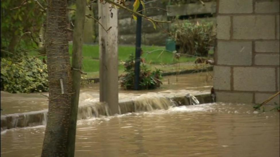Flooding hits hundreds in Wales