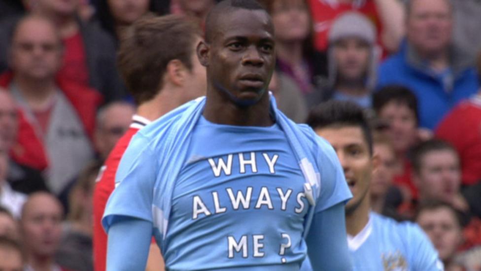 Mario Balotelli scores for Man City against Man United ...