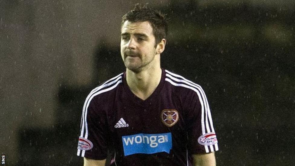 Scott Robinson signs new contract with Hearts - BBC Sport