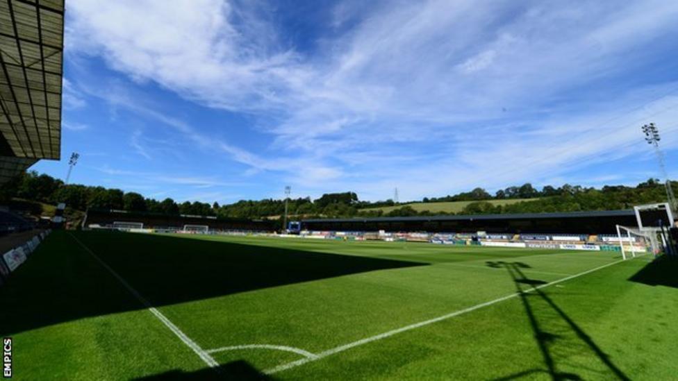 Charlie Horlock: Goalkeeper signs one-year Wycombe contract - BBC Sport