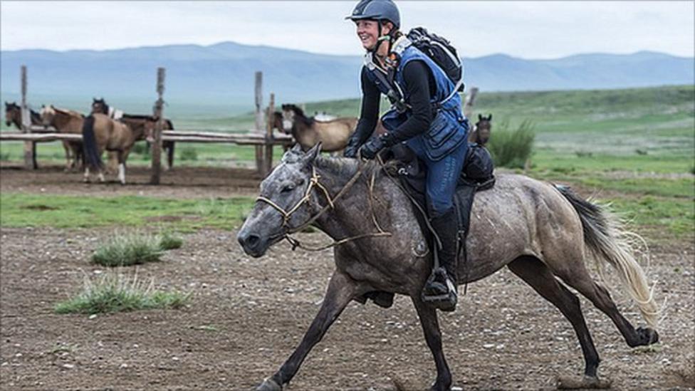 British rider Lara PriorPalmer wins world's longest horse race BBC Sport