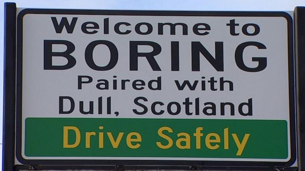 Boring перевод. Dull boring. Boring dull разница. Boring Town. Dull отличие от boring.