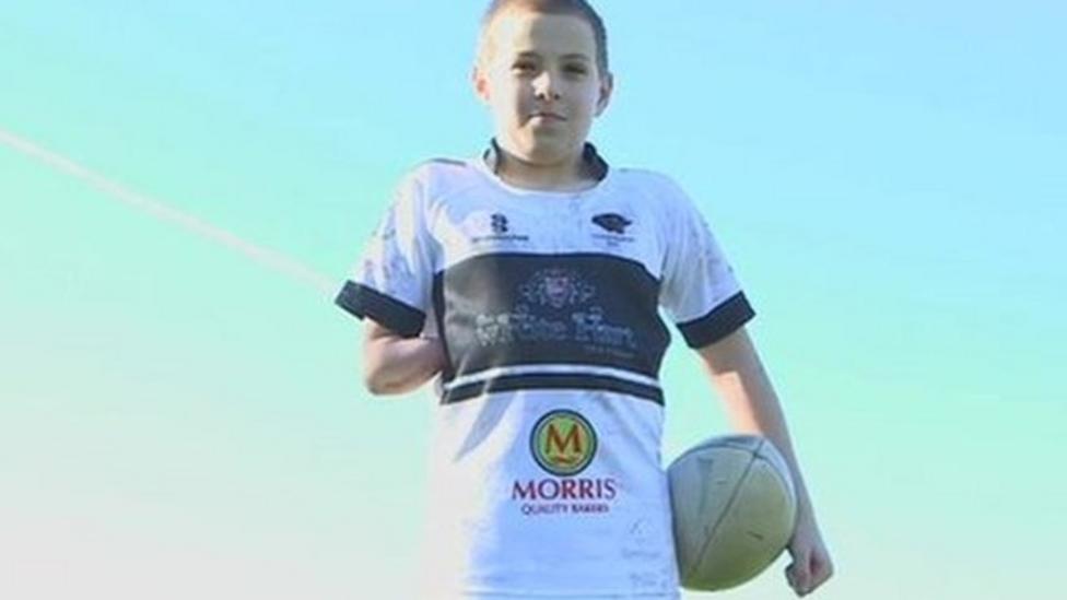 Meet the boy playing rugby one-handed