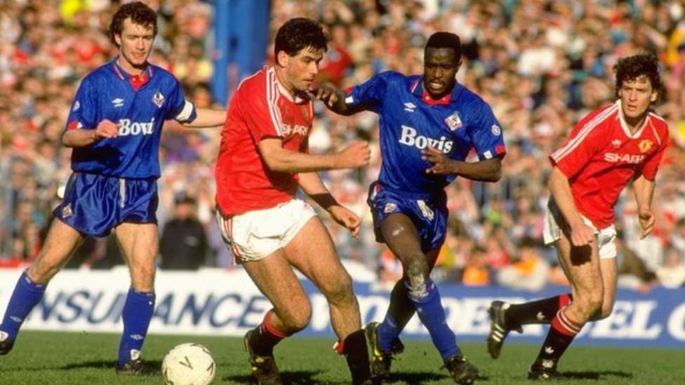 FA Cup 1990: Manchester United 3-3 Oldham Athletic (aet) - BBC Sport