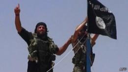 Combatientes de Estado Islámico en una imagen difundida el 11 de junio