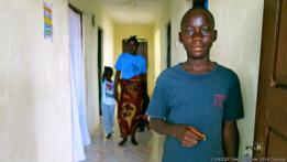Francis Sakila, adolescente que perdió a sus padres debido al ébola
