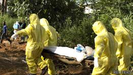Entierro de una persona muerta por ébola en Sierra Leona
