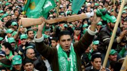 Palestinos celebran victoria de Hamas
