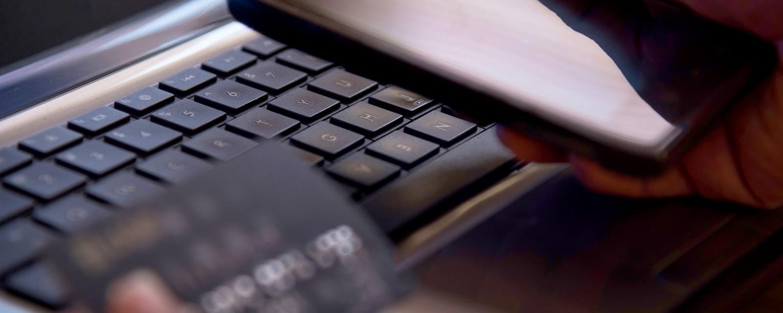 Why So Many People Fall For Scams Bbc Worklife - 