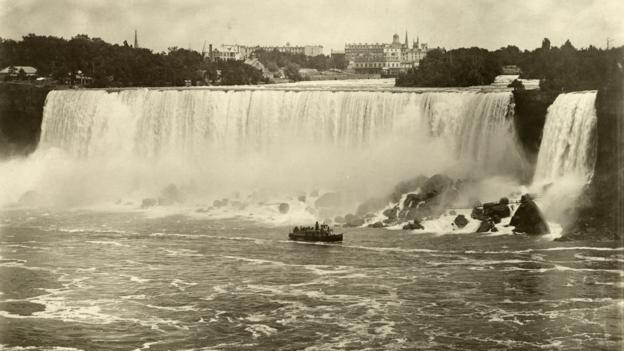 BBC - Travel - Vintage Niagara Falls in winter