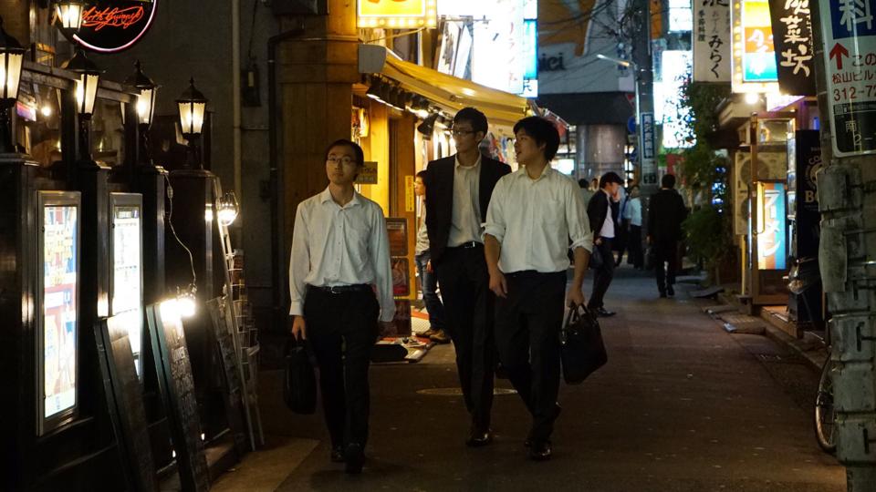 Why You Dont Give Praise In Japan Bbc Worklife - 