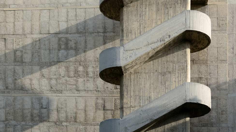 Le Corbusier made use of the latest building materials. Partly for reasons of economy, the structure was cast in a rough-hewn concrete known as 'beton brut'. (Corbis) Le Corbusier made use of the latest building materials. Partly for reasons of economy, the structure was cast in a rough-hewn concrete known as 'beton brut'. (Corbis)