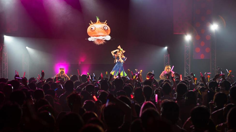 Kyary Pamyu Pamyu performs at Singapore's Scape Warehouse in Orchard. Many Singaporean fans attended the concert dressed like her. (Asobi System) Kyary Pamyu Pamyu performs at Singapore's Scape Warehouse in Orchard. Many Singaporean fans attended the concert dressed like her. (Asobi System)