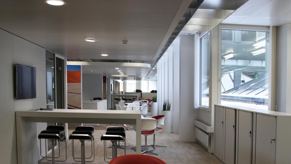 Zurich has incorporated collaborative, open floor plans with unassigned seating into the majority of its 1,200 offices worldwide (Photo credit: Zurich) Zurich has incorporated collaborative, open floor plans with unassigned seating into the majority of its 1,200 offices worldwide (Photo credit: Zurich)