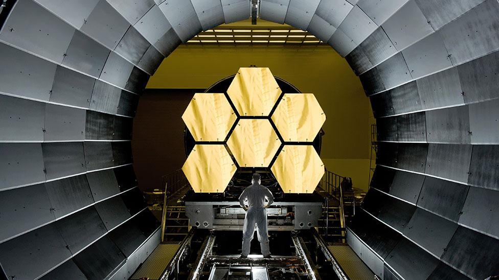 The first six flight-ready primary mirror segments are prepped to begin final cryogenic testing at Nasa's Marshall Space Flight Center. (Copyright: Nasa) The first six flight-ready primary mirror segments are prepped to begin final cryogenic testing at Nasa's Marshall Space Flight Center. (Copyright: Nasa)