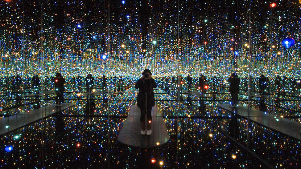 Sensory deprivation can cause hallucinations - sometimes starting with geometric shapes or points of light, and then getting stranger... (Akuei/Flickr) Sensory deprivation can cause hallucinations - sometimes starting with geometric shapes or points of light, and then getting stranger... (Akuei/Flickr)