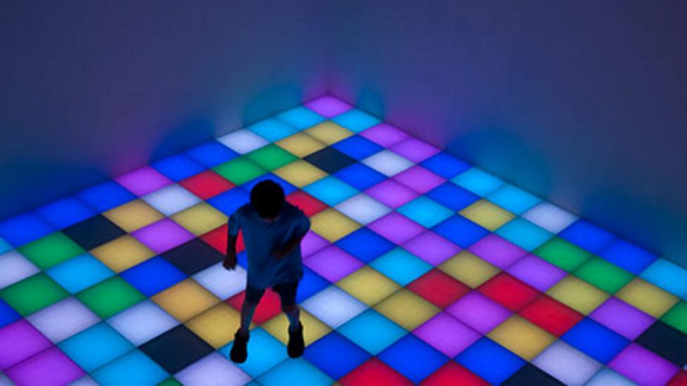 Polish artist Piotr Uklański’s Dance Floor from 1997 lights up the Guggenheim in New York (Alain Wibert/Flickr/CC BY 2.0) Polish artist Piotr Uklański’s Dance Floor from 1997 lights up the Guggenheim in New York (Alain Wibert/Flickr/CC BY 2.0)