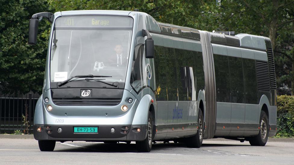 The Dutch Phileas design runs on a pre-planned route and is powered by electric batteries (Credit: Mauritsvinsk/Wikipedia) The Dutch Phileas design runs on a pre-planned route and is powered by electric batteries (Credit: Mauritsvinsk/Wikipedia)