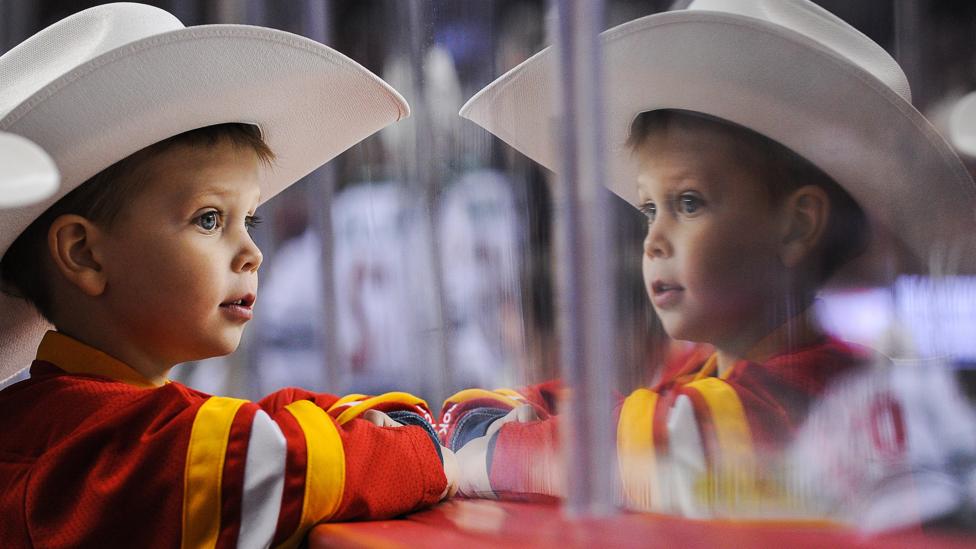 Fans of the Calgary Flames hockey team start early. (Credit: Derek Leung/Getty Images) Fans of the Calgary Flames hockey team start early. (Credit: Derek Leung/Getty Images)