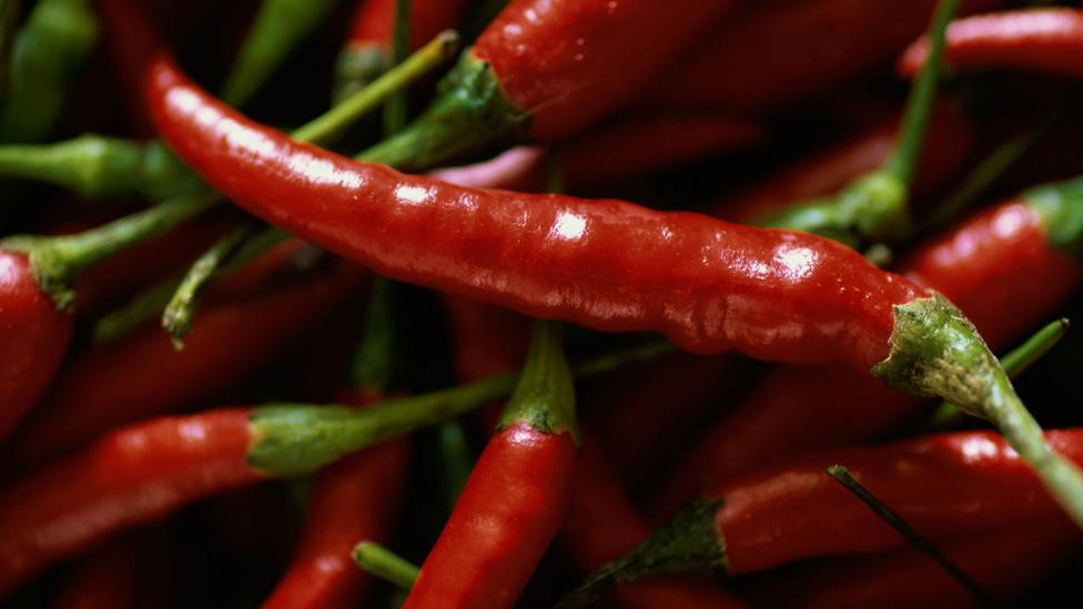 The tongue can detect flavours like chilli, but you need smell to appreciate more complex tastes (Credit: Thinkstock) The tongue can detect flavours like chilli, but you need smell to appreciate more complex tastes (Credit: Thinkstock)