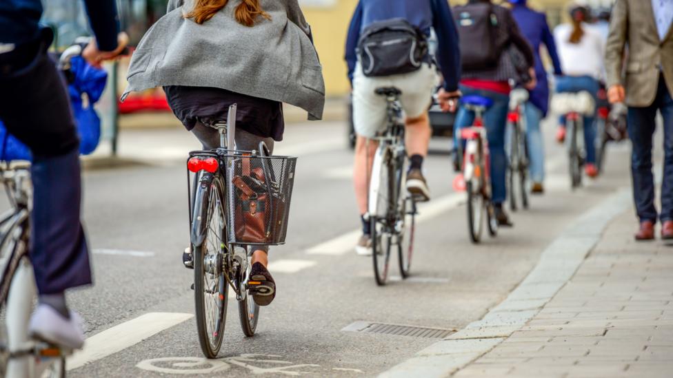 Many commuters travel to work by bike. (Credit: Tobias Ackeborn/Getty Images) Many commuters travel to work by bike. (Credit: Tobias Ackeborn/Getty Images)