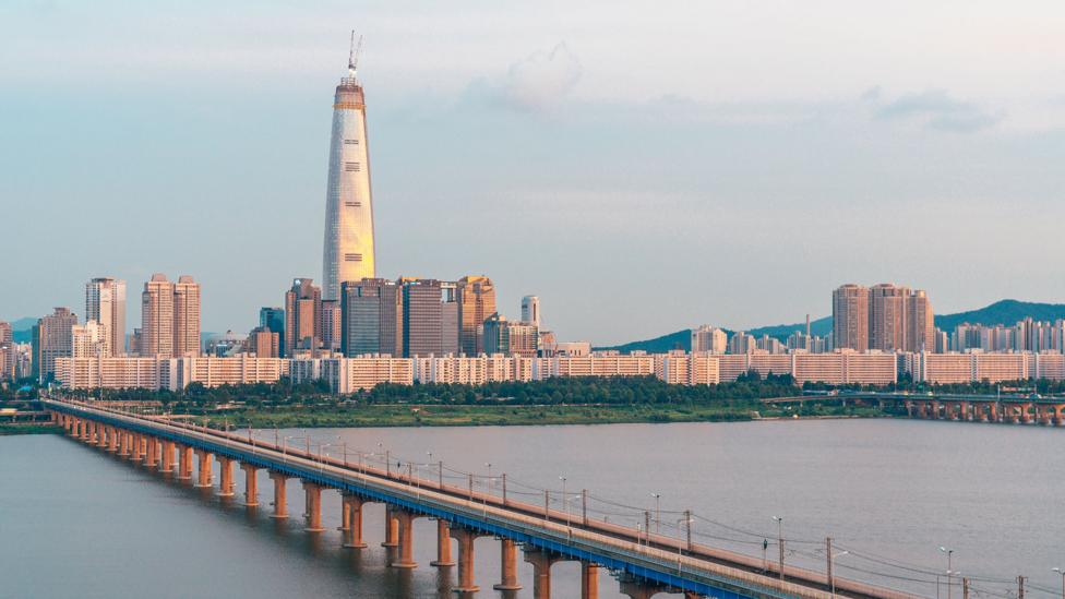 The Lotte World Tower in Seoul, South Korea (Credit: Teddy Cross/Flickr/CC BY-SA 2.0) The Lotte World Tower in Seoul, South Korea (Credit: Teddy Cross/Flickr/CC BY-SA 2.0)