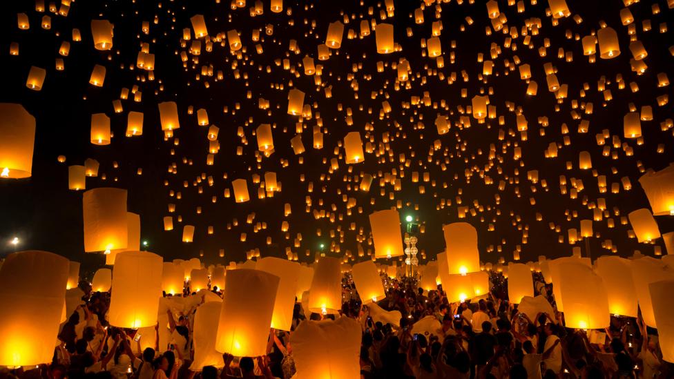 Chinese lanterns seen from afar bedeviled the MOD during its UFO project (Credit: Zoonar GmbH/Alamy) Chinese lanterns seen from afar bedeviled the MOD during its UFO project (Credit: Zoonar GmbH/Alamy)