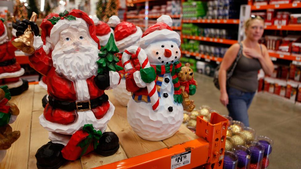 This is why Christmas creep makes us cringe - BBC Worklife
