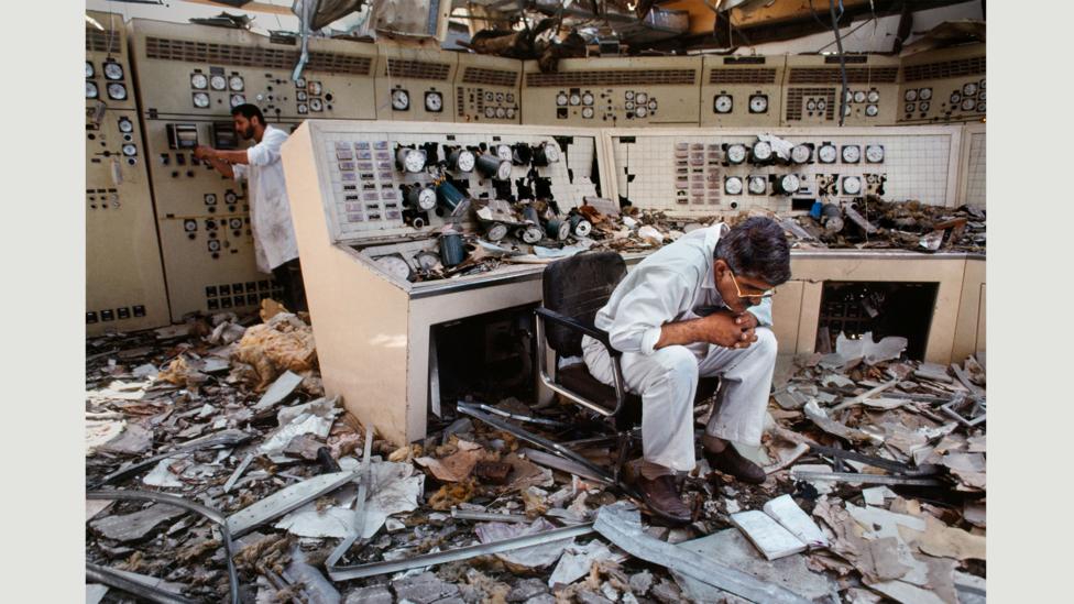 Kuwait, 1991 (Credit: Steve McCurry) Kuwait, 1991 (Credit: Steve McCurry)