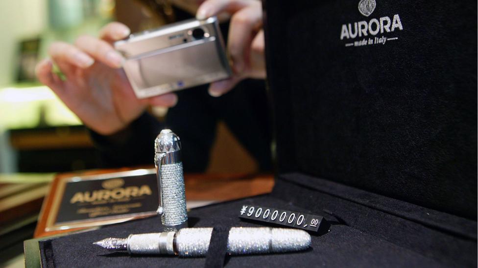 A pen for sale in Shanghai made with platinum and white gold, decorated with diamonds and worth renminbi 9 million ($1.4 million) (Credit: China Photos/Getty Images) A pen for sale in Shanghai made with platinum and white gold, decorated with diamonds and worth renminbi 9 million ($1.4 million) (Credit: China Photos/Getty Images)