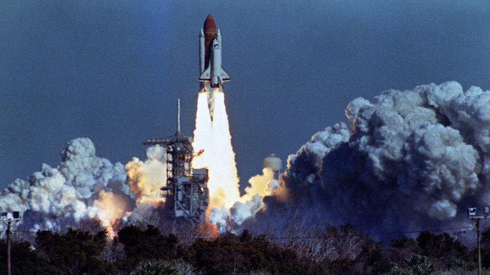 US space shuttle Challenger lifts off 28 January 1986 from a launch pad at Kennedy Space Center, 72 seconds before its explosion killing it crew of seven. (Credit: Getty Images) US space shuttle Challenger lifts off 28 January 1986 from a launch pad at Kennedy Space Center, 72 seconds before its explosion killing it crew of seven. (Credit: Getty Images)