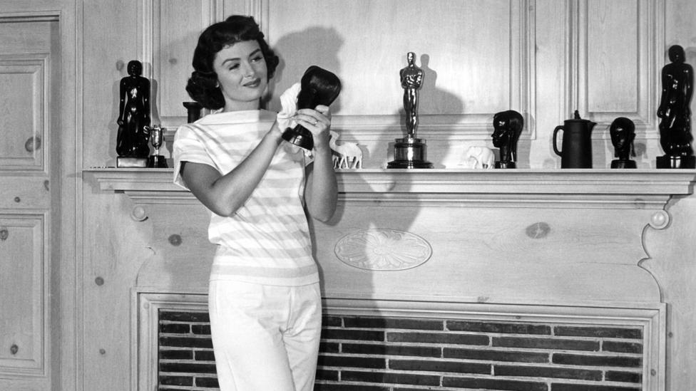 Like many Oscar winners, Donna Reed, who won the best supporting actress award for From Here to Eternity, placed her statuette on her mantelpiece (Credit: Alamy) Like many Oscar winners, Donna Reed, who won the best supporting actress award for From Here to Eternity, placed her statuette on her mantelpiece (Credit: Alamy)