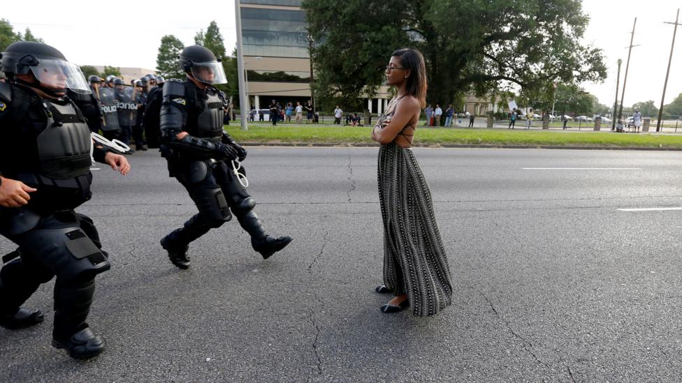 Why are some of us able to resist authority – while the vast majority usually are not? (Credit: Getty Images) Why are some of us able to resist authority – while the vast majority usually are not? (Credit: Getty Images)