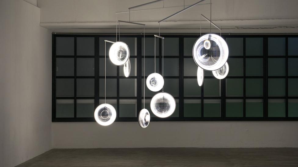 At night, the lights embedded in Okitsu’s Focus illuminate the space At night, the lights embedded in Okitsu’s Focus illuminate the space