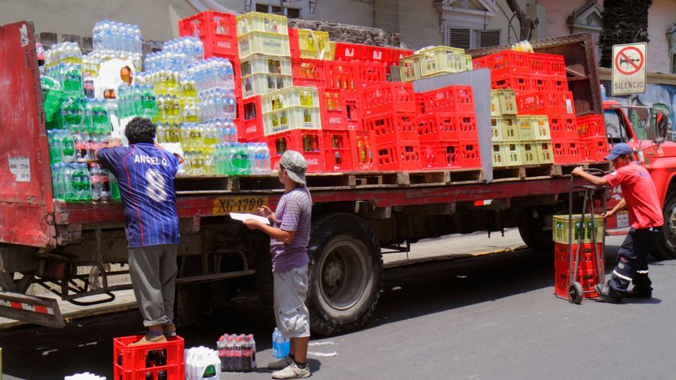 Suppliers unloading Suppliers unloading
