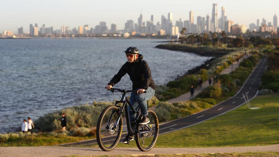 The daily commute allows for "role-clarifying prospection", or the time and space to think about your upcoming work role (Credit: Getty Images) The daily commute allows for "role-clarifying prospection", or the time and space to think about your upcoming work role (Credit: Getty Images)